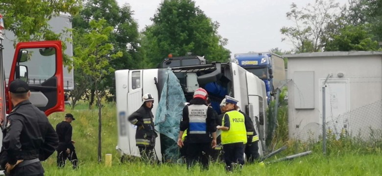 Wypadek pod Opolem. Autokar z dziećmi wypadł z drogi