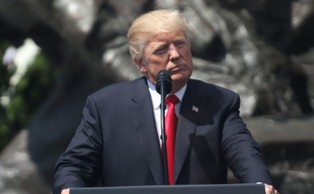 Korea Północna w centrum azjatyckiej podróży Trumpa