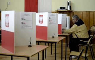 PKW: Do 17.00 frekwencja wyborcza nie wyniosła nawet 35 procent