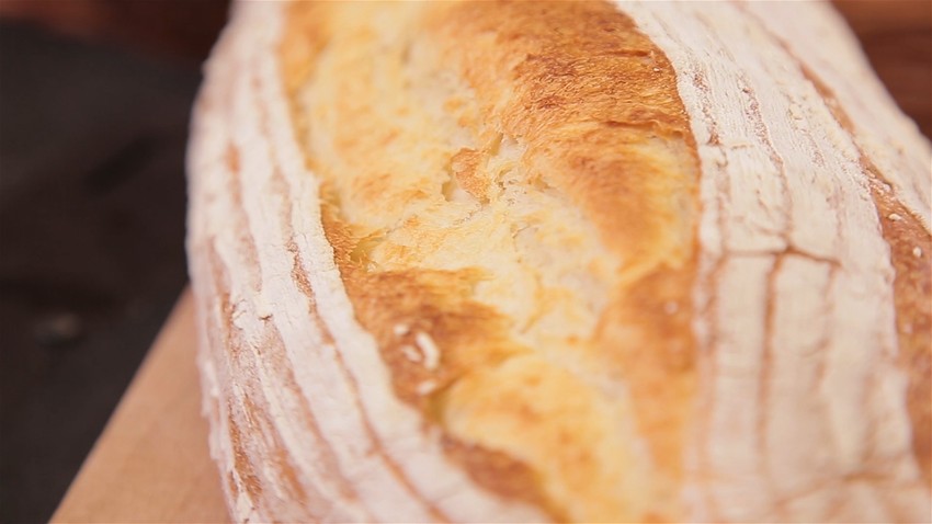   Duga lista aditiva često znači i da je hleb namenjen dužem stajanju na policama.