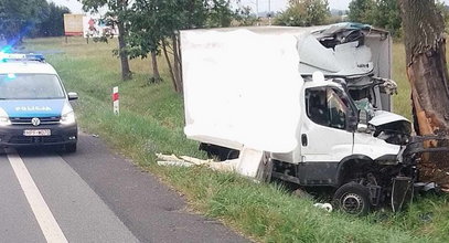 Kabina była doszczętnie zmiażdżona, a w niej tkwił kierowca. To nie był jedyny koszmar o poranku