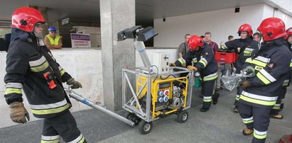 Popłoch w podziemiach w Warszawie. Strach, mrok i pociągi-widma