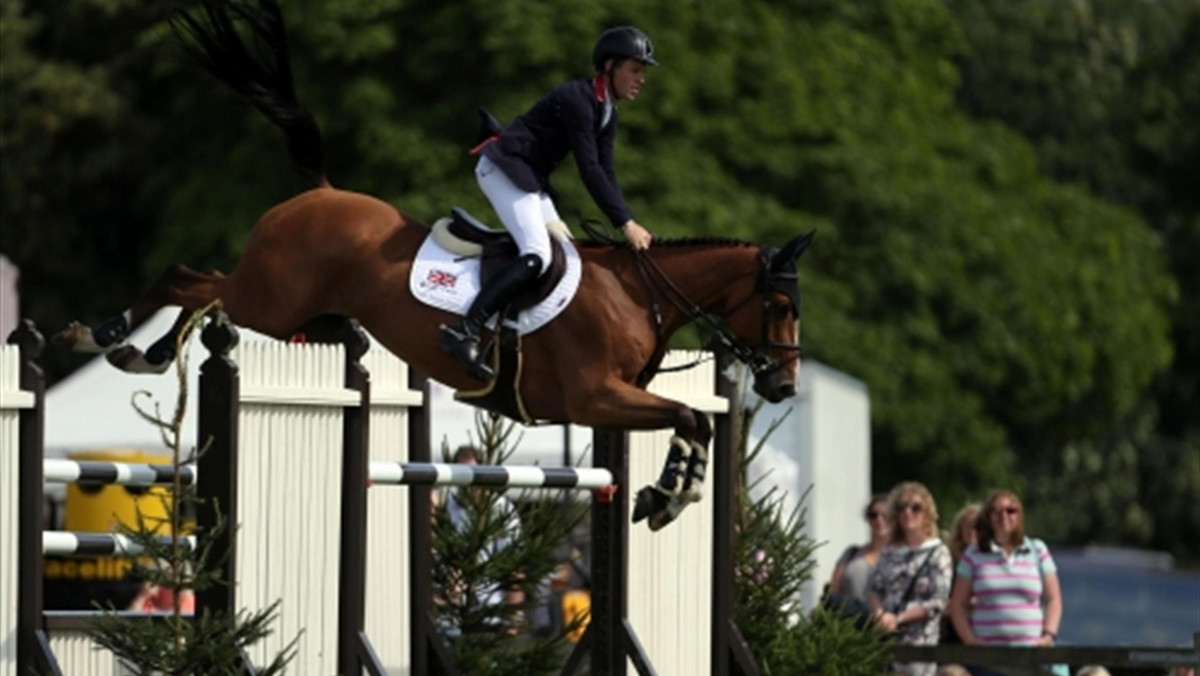 Nie dziewięć a dziesięć reprezentacji z Europy weźmie udział w finale Furusiyya FEI Nations Cup w skokach przez przeszkody w Barcelonie.