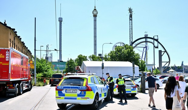 Policija u luna parku u Stokholmu gde se desila nesreća na rolerkosteru