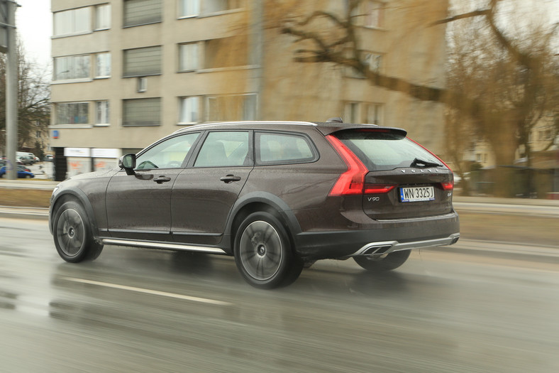 Volvo V90 CC D4