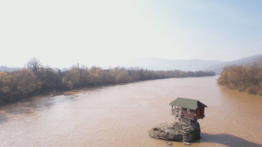 Kućica na Drini