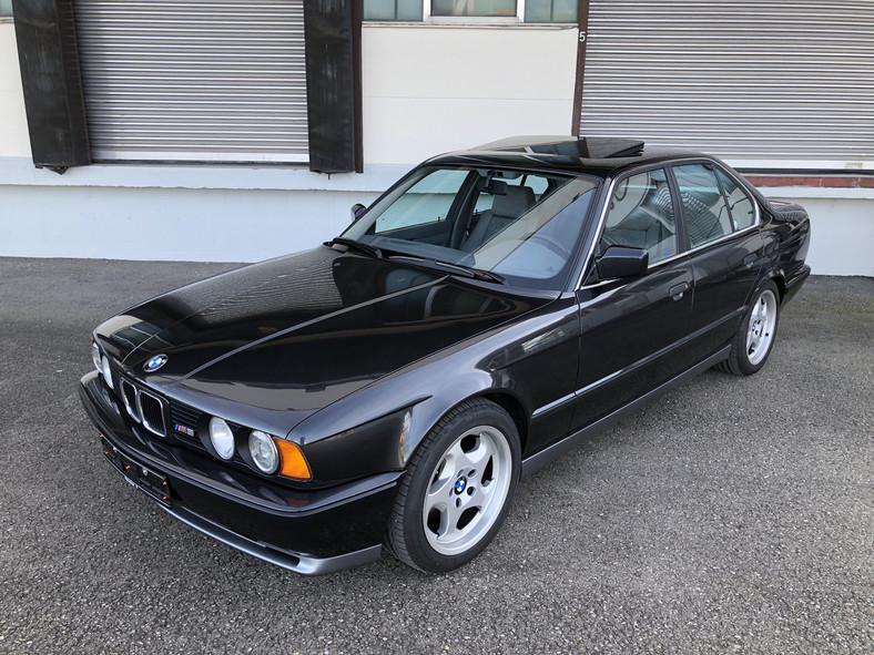 BMW M5 E34 jak nowe