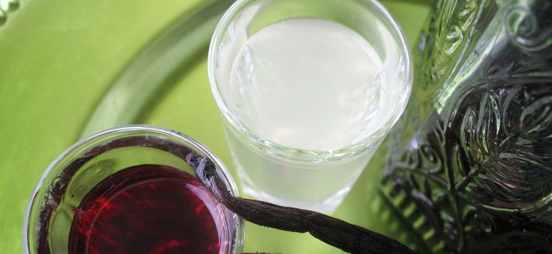 Korzenna czy pachnąca miodem? PRZEPISY na świąteczne nalewki