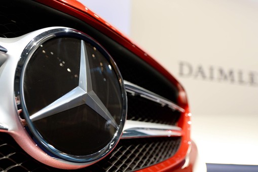 Mercedes Daimler logo