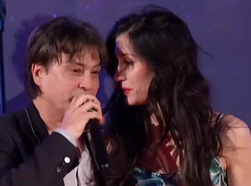 Pevač bio neženja sve do 53. godine, pa mu TRI DECENIJE mlađa RODILA NASLEDNIKA: "Obuzeo me je neverovatan osećaj sreće"