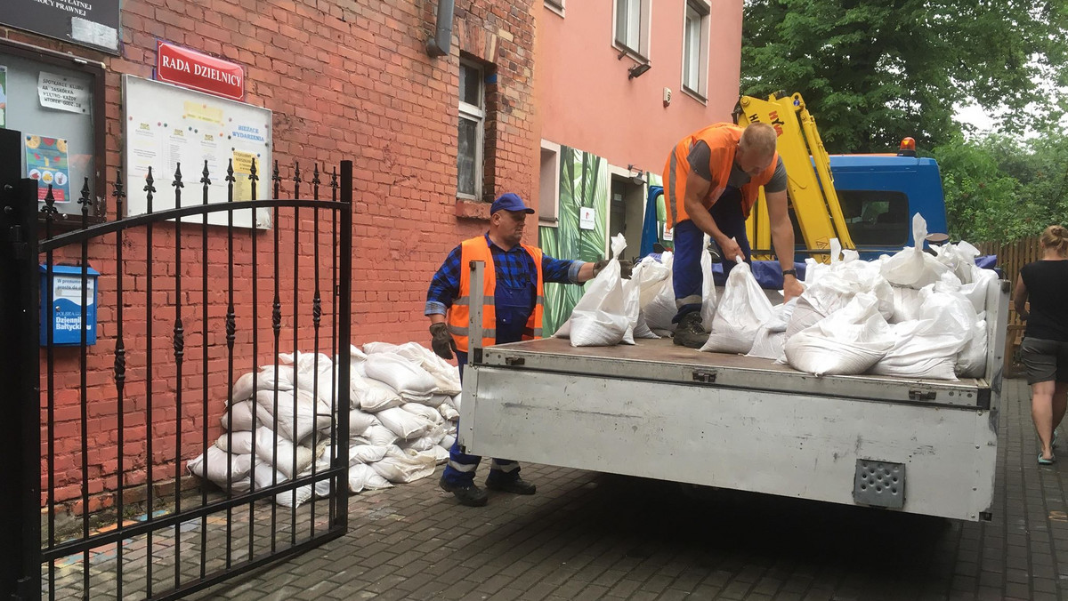 Gdańsk: zebrał się sztab kryzysowy, są punkty odbioru worków z piaskiem