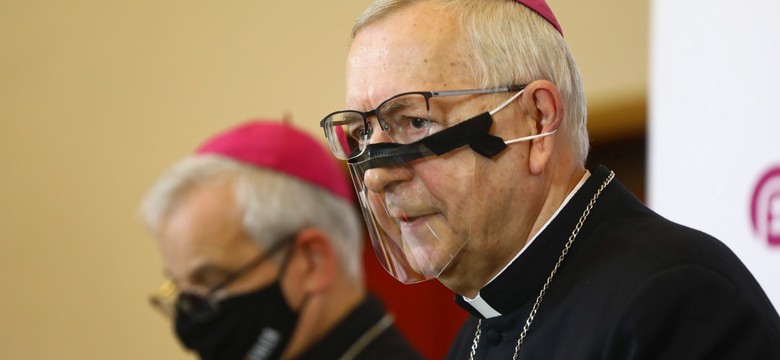 Abp Gądecki: Seriale Netflixa promują homoseksualizm. Marksizm kulturowy jest też w grach