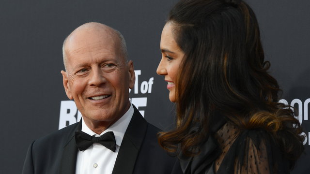 Bruce Willis felesége kéri a lesifotósokat, hogy ne zaklassák a férjét, amikor meglátják valahol