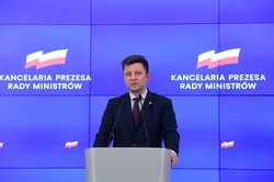 Dworczyk: Blisko 20 tys. osób zgłosiło chęć powrotu do kraju specjalnymi czarterami