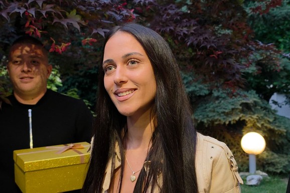 "UGRADILI SU MI DRUGI STENT" Oglasila se Mahrina posle operacije, evo zbog čega je morala opet u bolnicu: "Pojavio se problem"