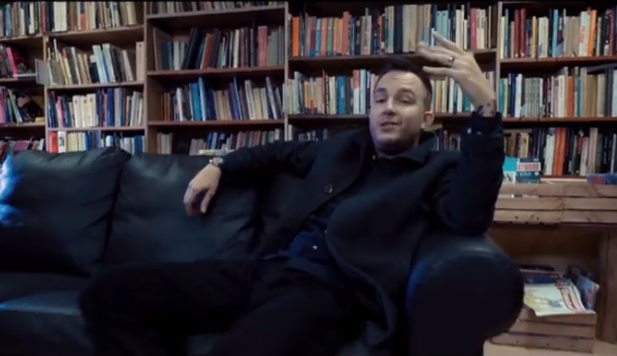 "Book Please" - TELEDYSK Tego Typa Mesa, czyli co robi raper w bibliotece