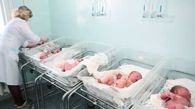 dramatyczna sytuacja w szpitalach. znikają nawet najlepsze porodówki