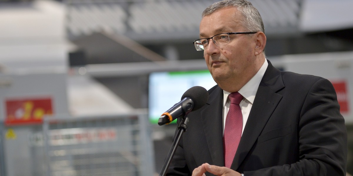 Minister Andrzej Adamczyk przyznaje, że problem z waloryzacją kontraktów infrastrukturalnych jest skomplikowany