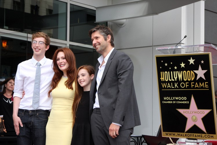 Julianne Moore z rodziną