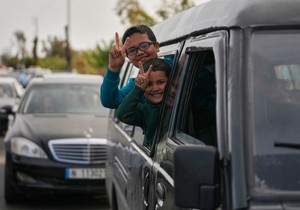 Raseljene porodice iz Libana se vraćaju svojim kućama nakon primirja između Hezbolaha i Izraela