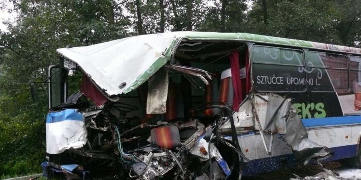 J?ZEFOWO WYPADEK AUTOBUSU I CYSTERNY