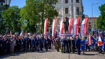 Odsłonięcie pomnika Lecha Kaczyńskiego w Tarnowie