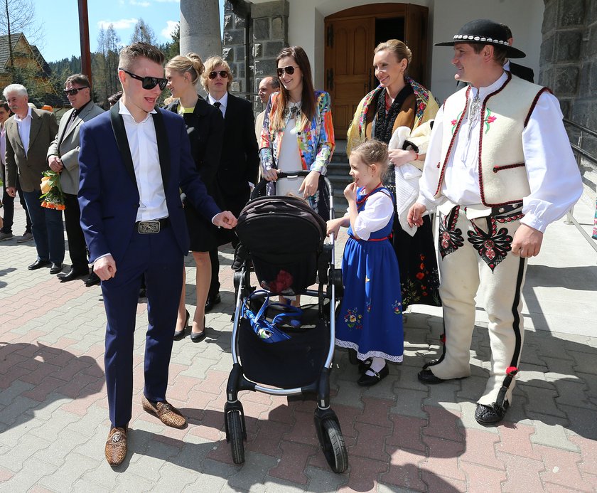 Ekstrawagancka stylówka Ziobry na ślubie Murańki!