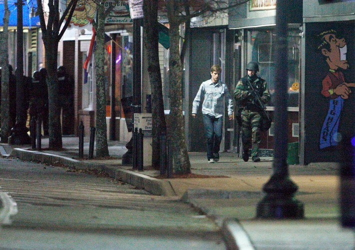 Po kilku godzinach szaleniec uwolnił zakładników