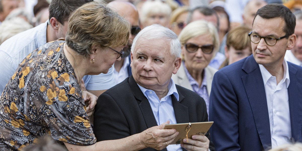 PiS w ciągu dwóch tygodni od wyborów zdążył zdystansować się wobec trzech obietnic wyborczych. Kilka innych także jest zagrożonych. 