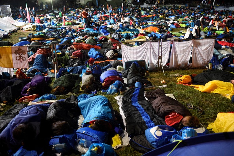 ŚDM: Noc na terenie Campusu Misericordiae w Brzegach