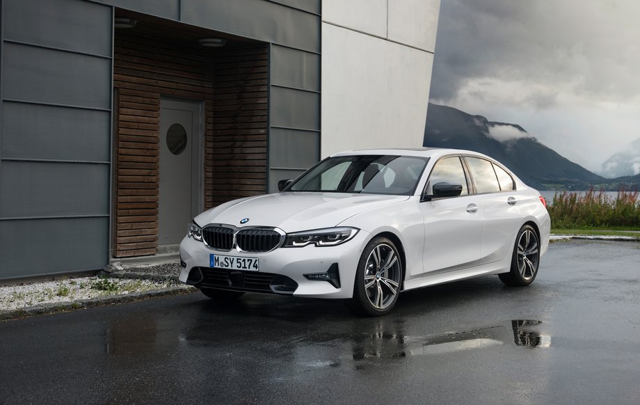 BMW serii 3 sedan - zdjęcie poglądowe