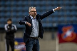 Jerzy Brzęczek przed derbami ma spore problemy ze składem