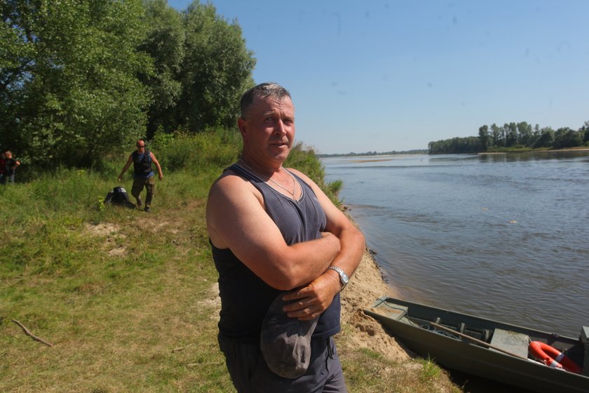 Tragiczny finał poszukiwań. W niedzielę wieczorem strażacy wyłowili jedno z ciał.