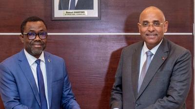 Le Secrétaire Général de la CAF et le Premier Ministre ivoirien/Gouv.ci
