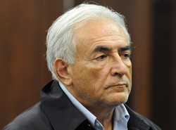 Dowody winy Strauss-Kahna na odzieży pokojówki