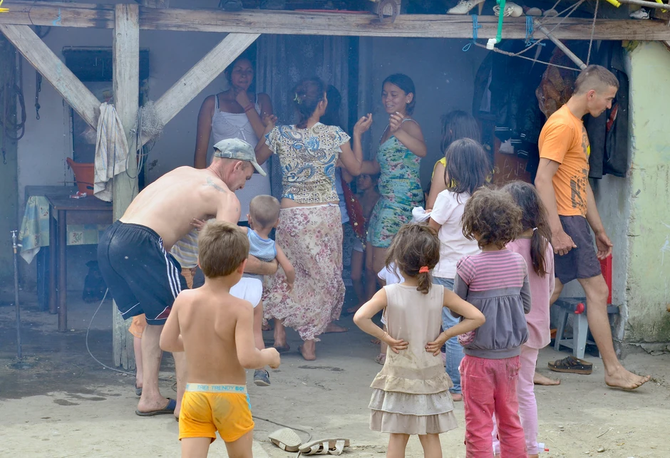 Najviše stradaju devojčice iz romske populacije