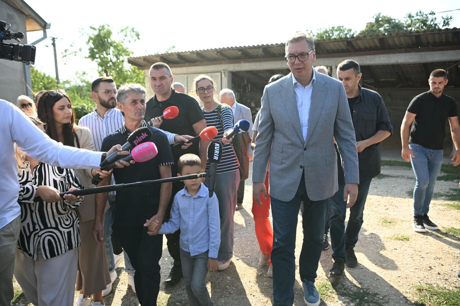 Aleksandar Vučić u poseti porodici Todorović