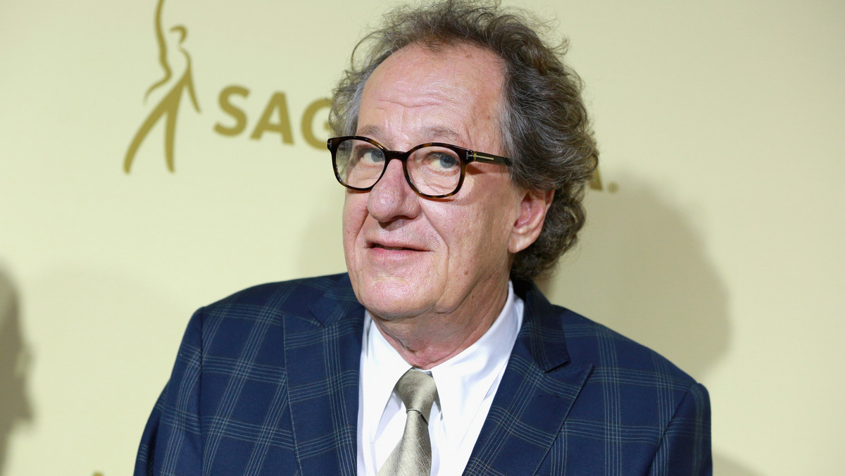 Geoffrey Rush pozwał australijskie "Daily Telegraph" o zniesławienie. W magazynie opublikowano serię artykułów, w których zarzucano mu nieodpowiednie zachowanie na tle seksualnym w czasie prac nad sztuką "Król Lear". Proces rozpoczął się w poniedziałek, 22 października.