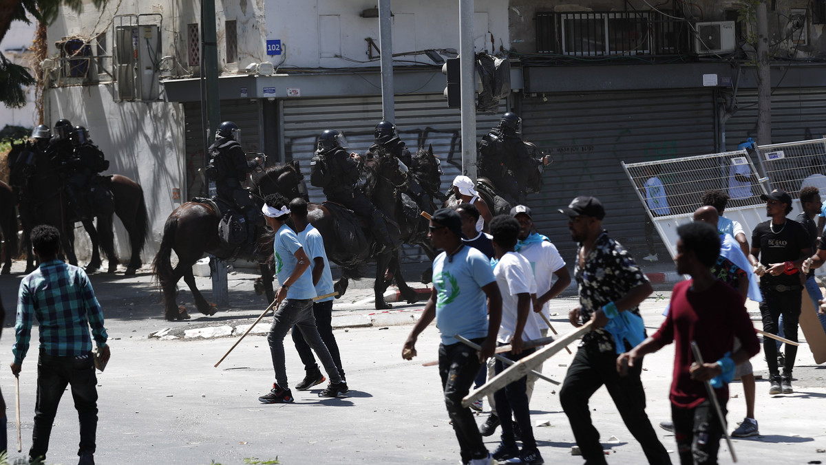 Gwałtowne starcia w Tel Awiwie, ponad 100 rannych
