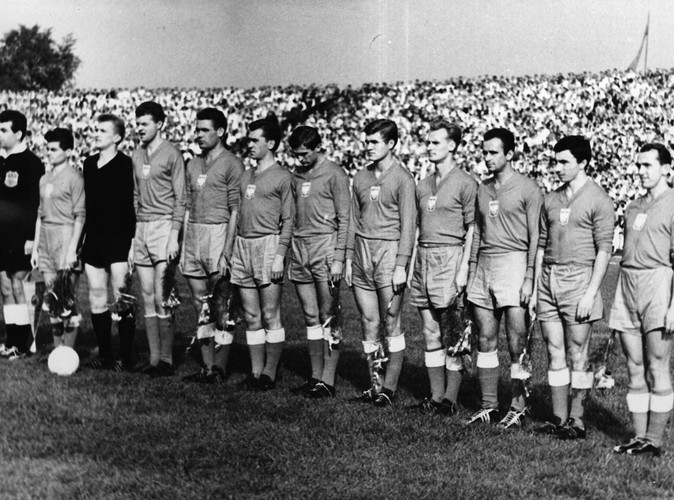 Polska reprezentacja przed meczem z Turcją w 1963 roku