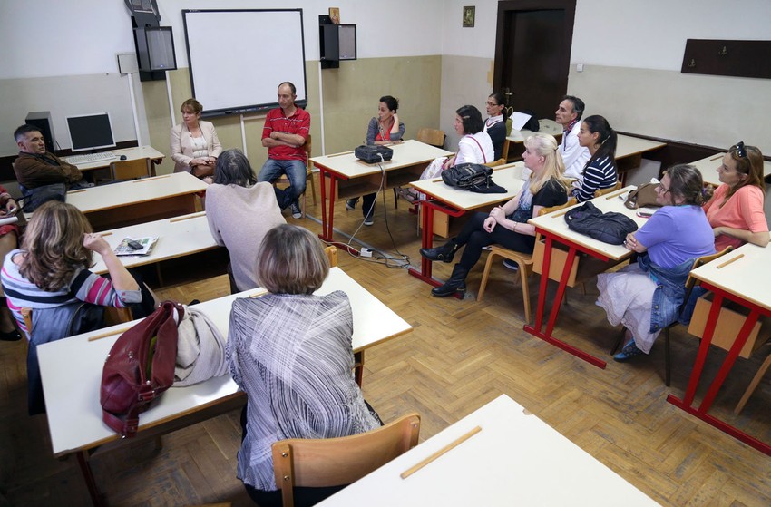 Zabrinuti roditelji učenika II2 održali su večeras sastanak u gimnaziji