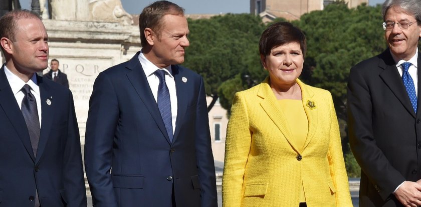 Wiemy, co mówili do siebie Szydło i Tusk. Odczytano to z ruchu ich warg