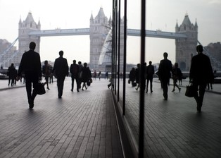 "The Guardian": Szejk Dubaju jest jednym z największych posiadaczy ziemskich w Wielkiej Brytanii