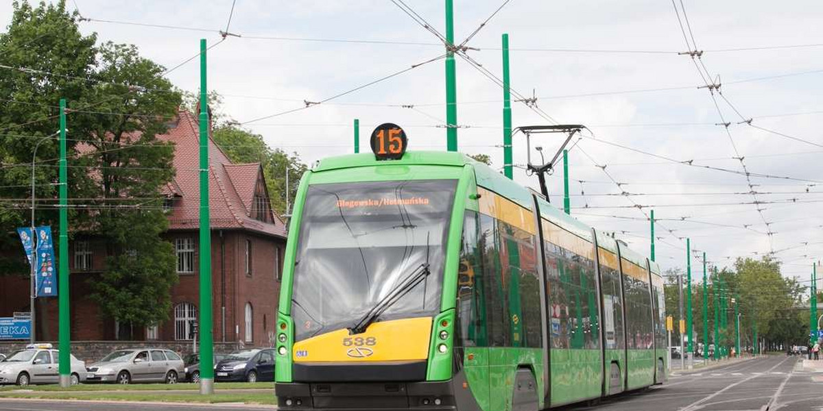 Tramwaj na rondzie Jeziorańskiego