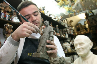 ITALY-POPE-STATUE