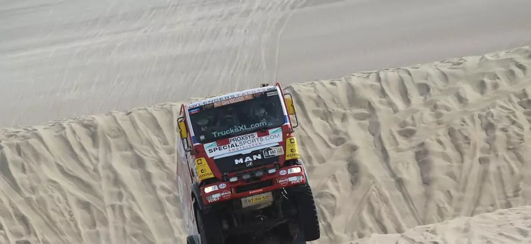 Dakar 2013: Hołowczyc zawiedziony, Sainz utknął na wydmach (2. etap, wyniki, galeria)