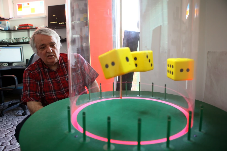 Antonić sa jednim od poslednjih izuma: elektronska podrška za kazino opremu