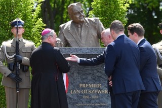 Odsłonięto pierwszy w Polsce pomnika Jana Olszewskiego