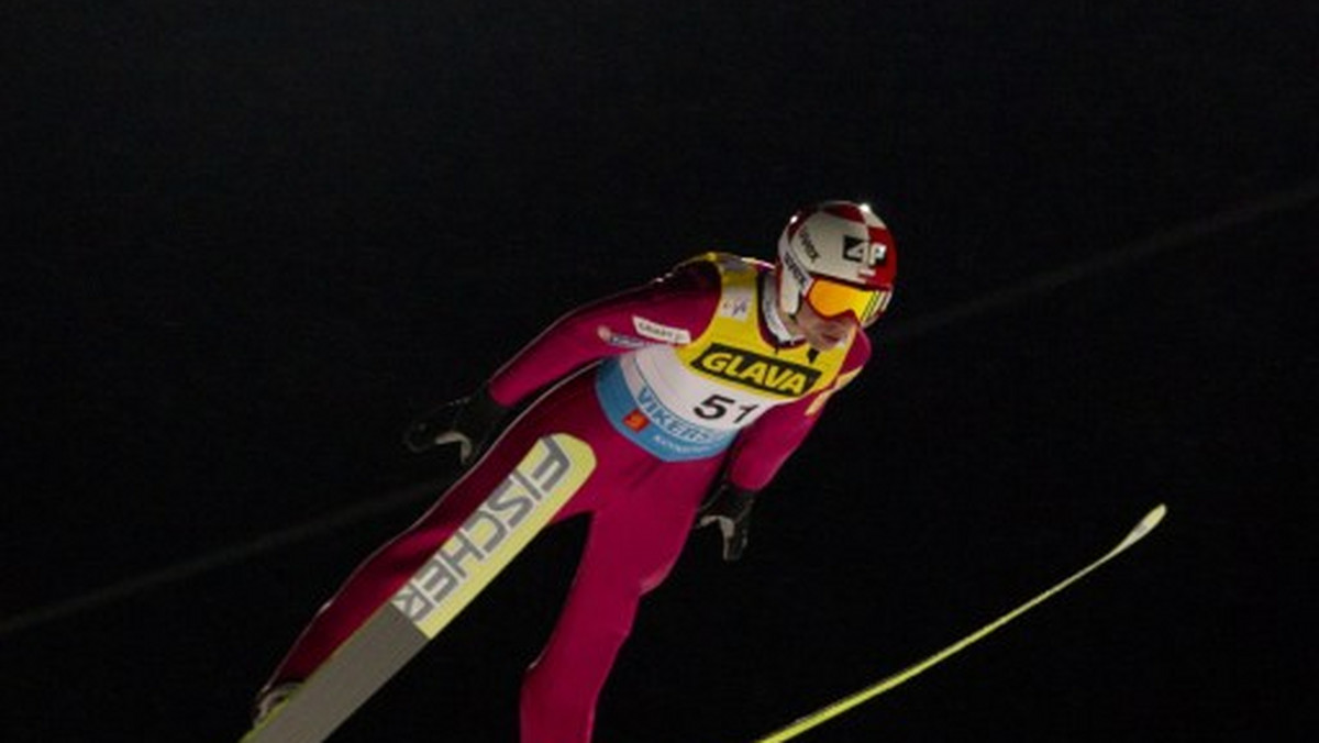 W sobotę w norweskim Vikersund zaplanowano przeprowadzenie aż trzech serii w indywidualnym konkursie mistrzostw świata w lotach narciarskich. Realizacja tego planu zależy od pogody. W piątek na skoczni rządził wiatr, co najbardziej odczuł Kamil Stoch.