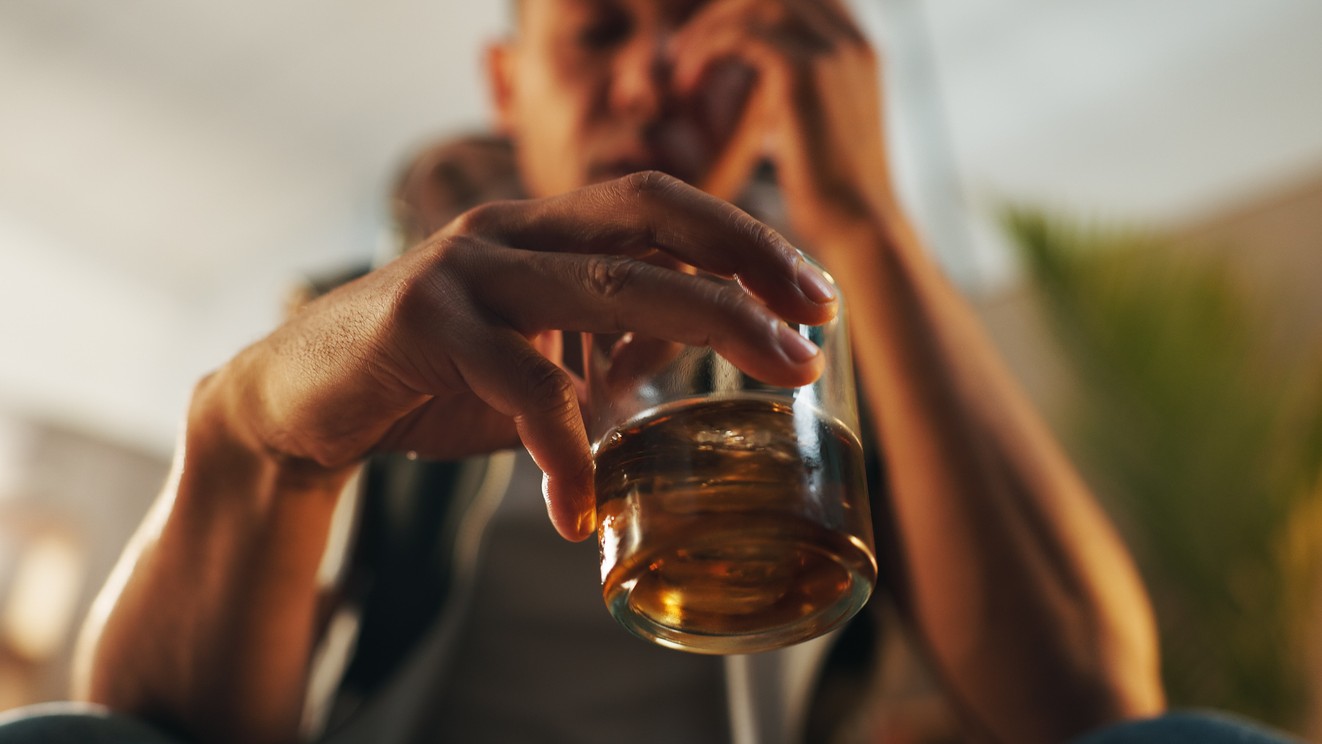 Odborníci dlhé roky hľadali presnú odpoveď na otázku, ako alkohol ničí mozgové bunky.